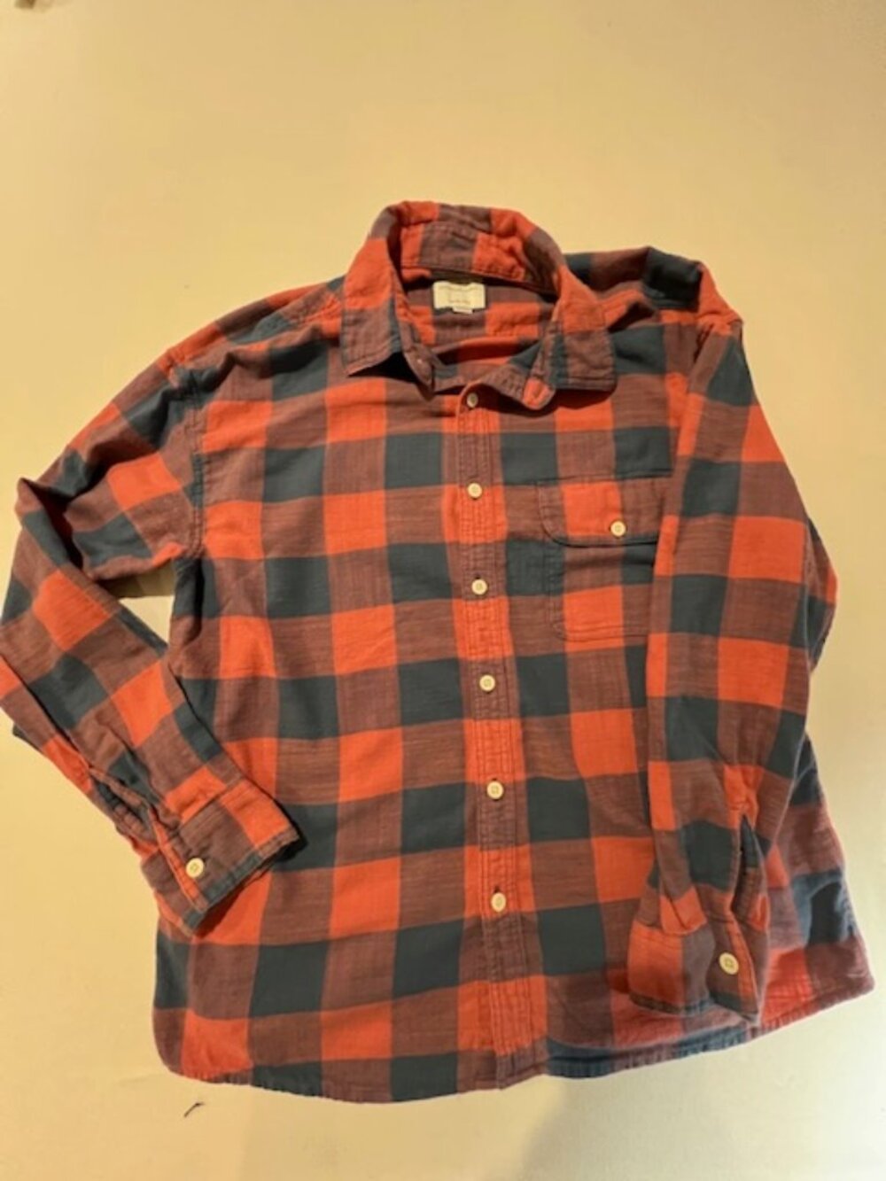 American Eagle "Super Soft" flannel shirt in a red and blue buffalo check size L